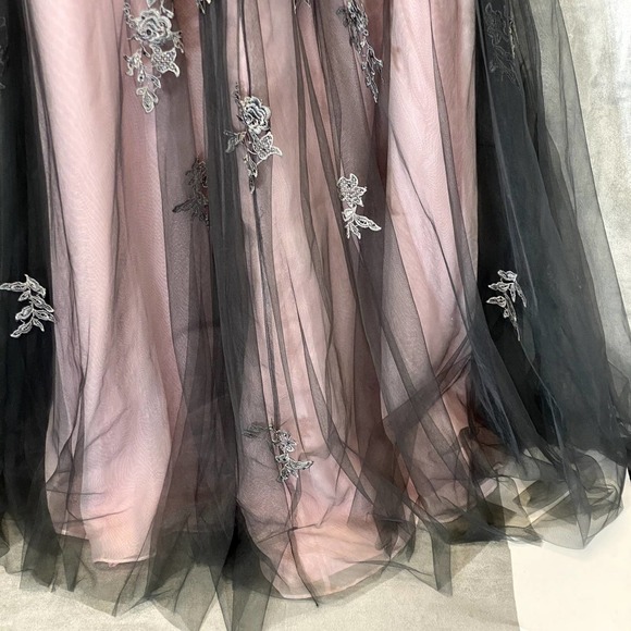 COPY - LA FEMME NWT Women's Pink/Grey Jewel Embellished Floral Lace Mesh A-Line… - Picture 9 of 13